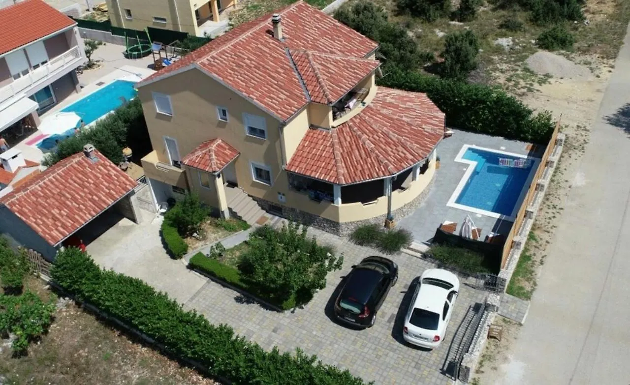 Apartment In Kakma/Biograd Riviera 40380